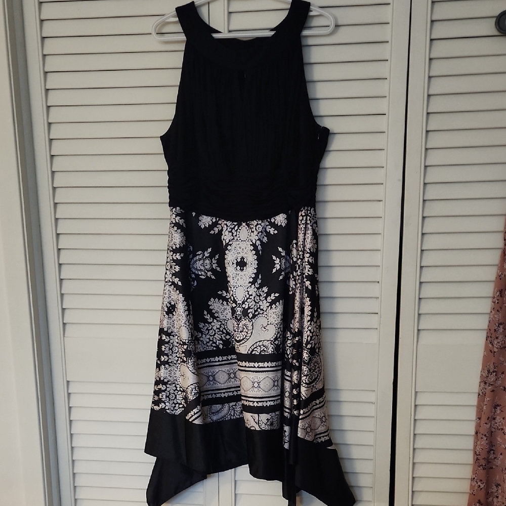 Chic Asymmetrical Black and White Dress